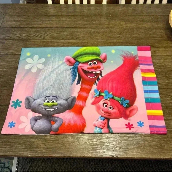 TROLLS standard PILLOW CASE - Picture 1 of 2